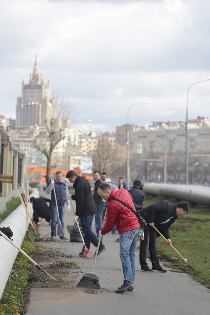 На энергетических объектах ОАО «Мосэнерго» и ОАО «МОЭК» трудовые коллективы провели традиционные апрельские мероприятия по уборке и благоустройству территорий