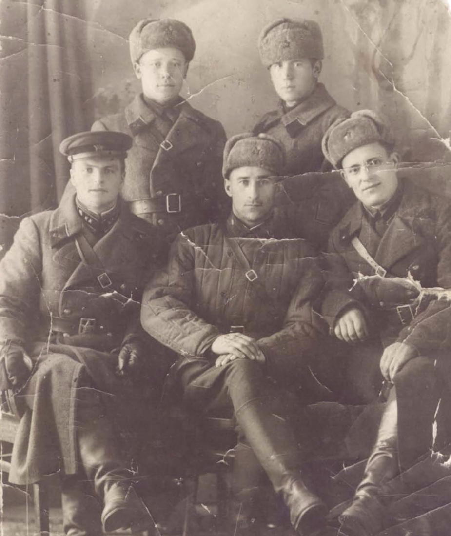 Анатолий Мефодьевич Кондратьев с товарищами, Западный фронт, декабрь 1941 года