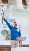 Павел Шацкий открывает II летнюю Спартакиаду ООО «Газпром энергохолдинг» зажжением факела